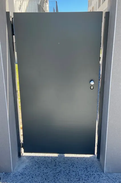 Porte métallique , Lagnieu, F'R METAL