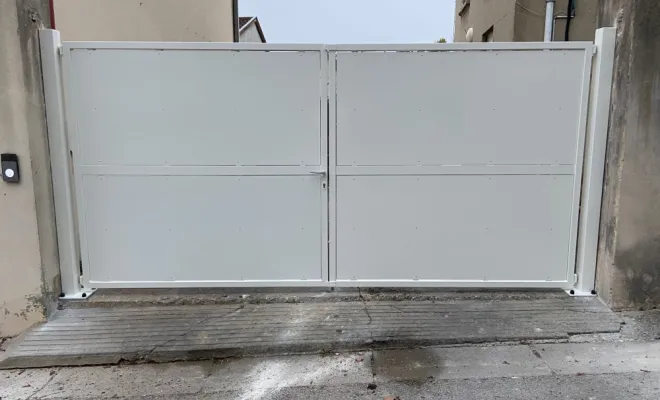 Portail sur mesure de l'école Sainte Marie à Ambérieu en bugey, Lagnieu, F'R METAL